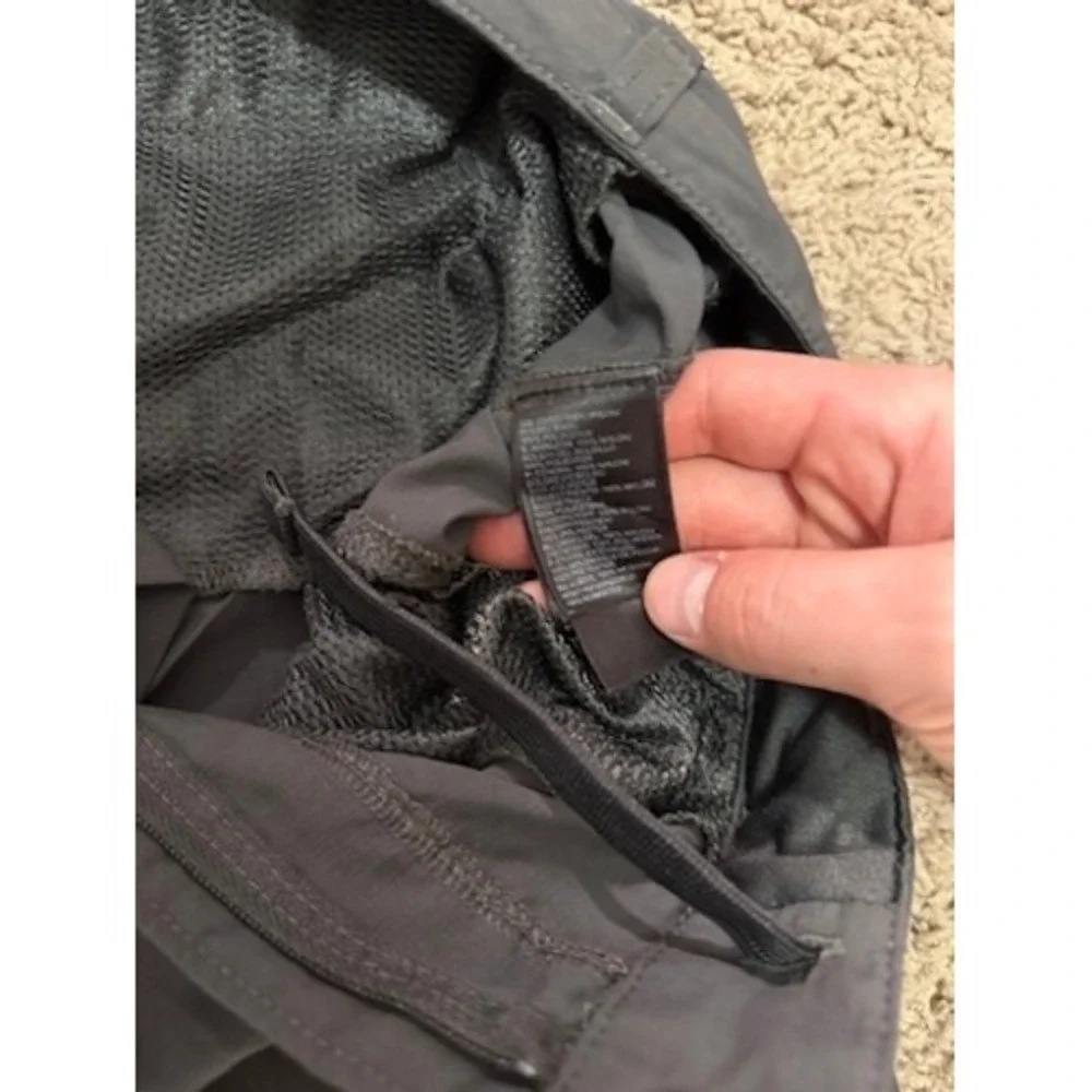 The North Face Mens Charcoal Gray‎ Cargo Shorts Size 32 Outdoor Hiking